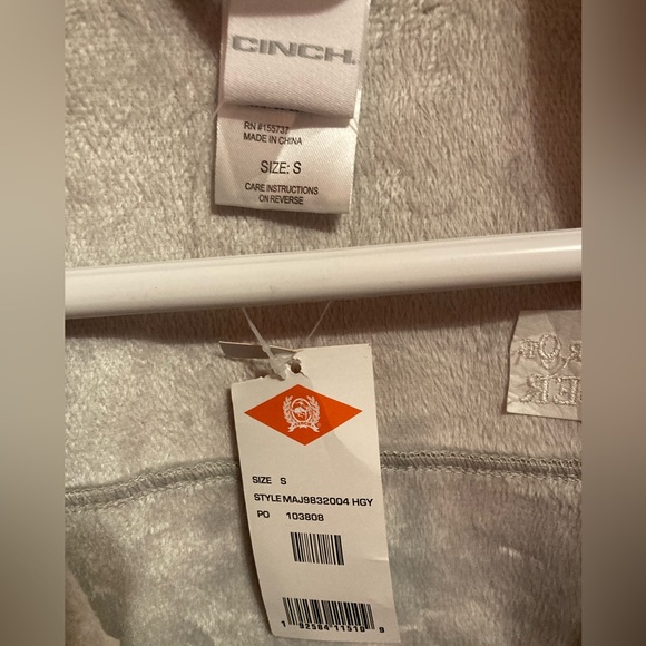 Cinch Women’s size small jacket, new with tags, custom embroidery. - Picture 5 of 9
